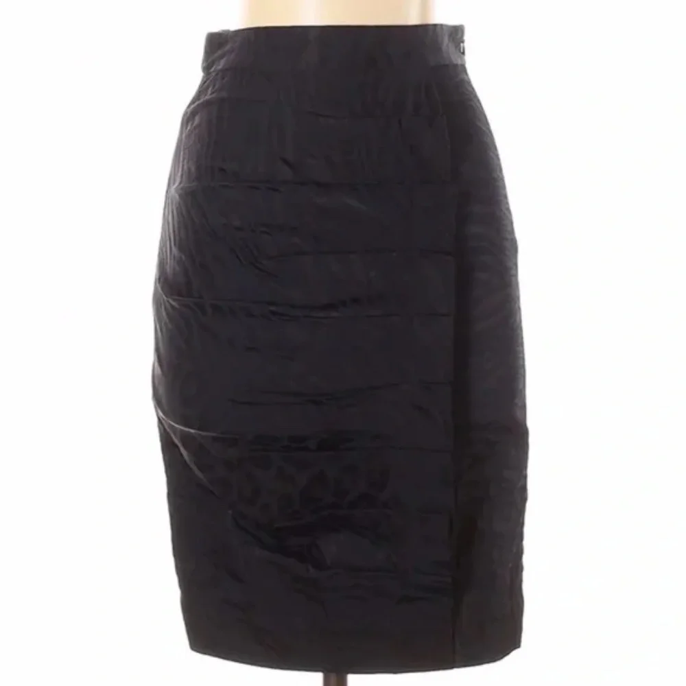 Diane Von Furstenberg stunning skirt